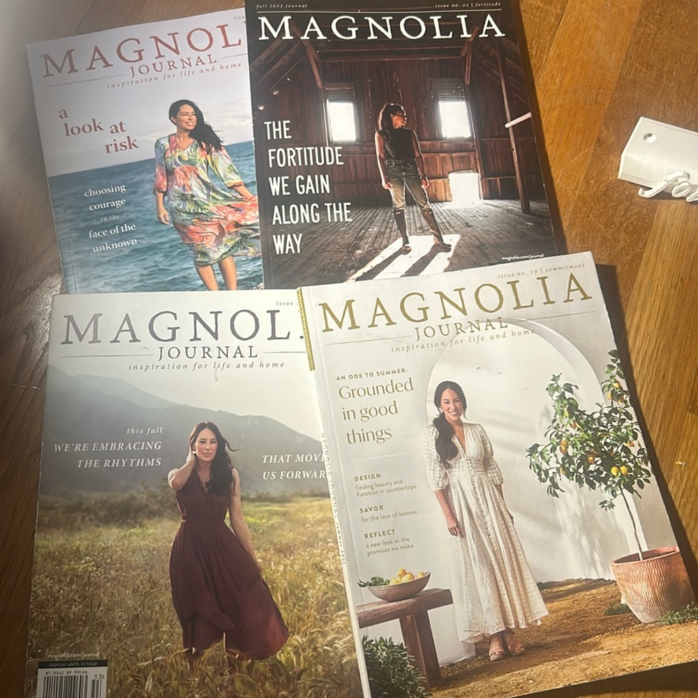 Set of Magnolia Joanna Gaines magazines<3